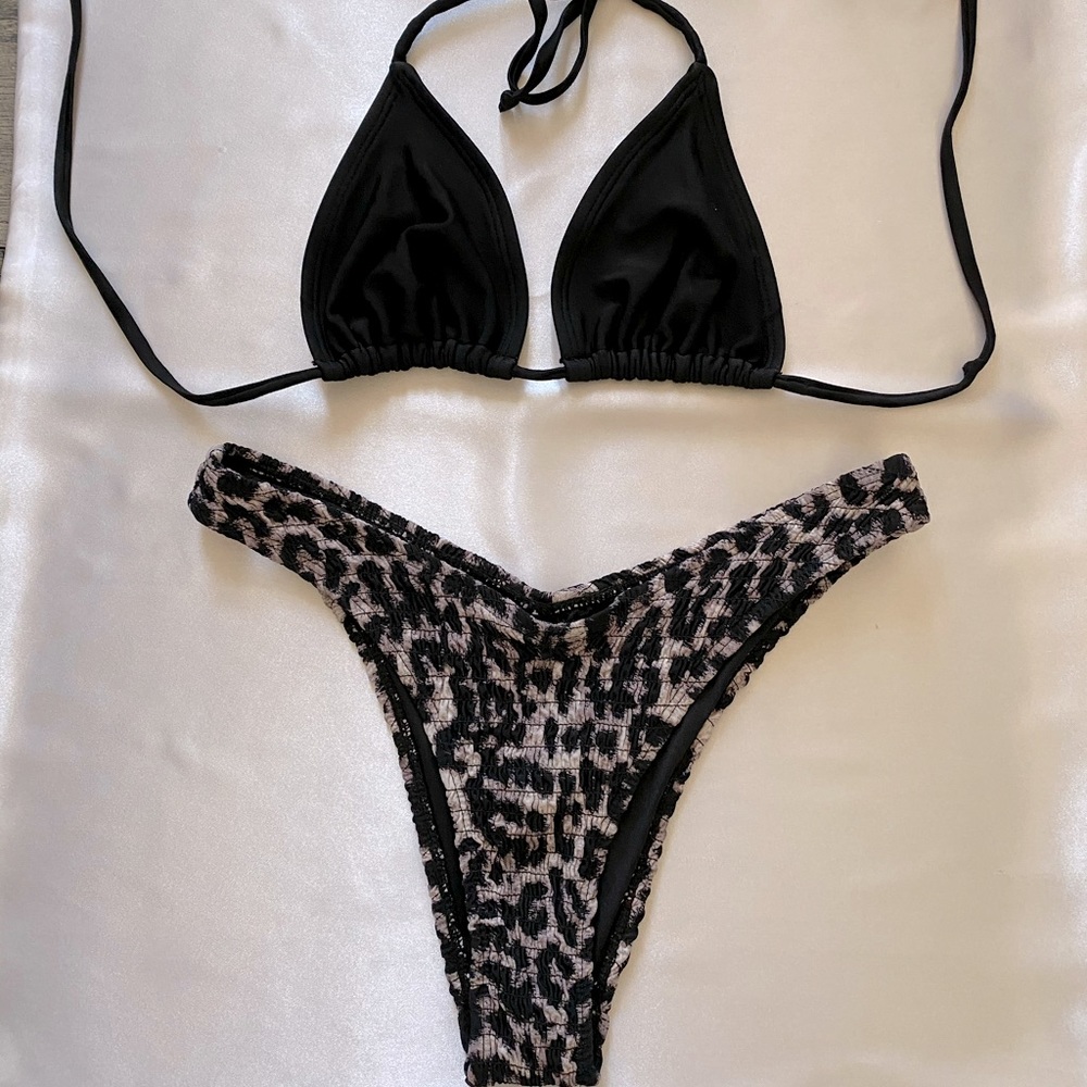 Get your Swimmies!! Never been worn!!
